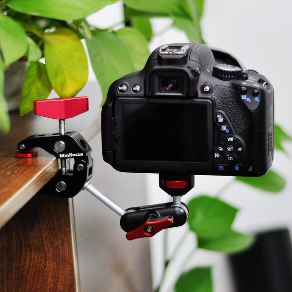Кріплення "маленька чарівна рука" (Magic Arm Mount) з двома кульовими головами та затискачем для стола Minifocus