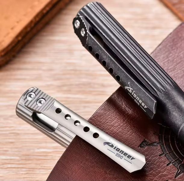 Титанова ручка EDC Grey